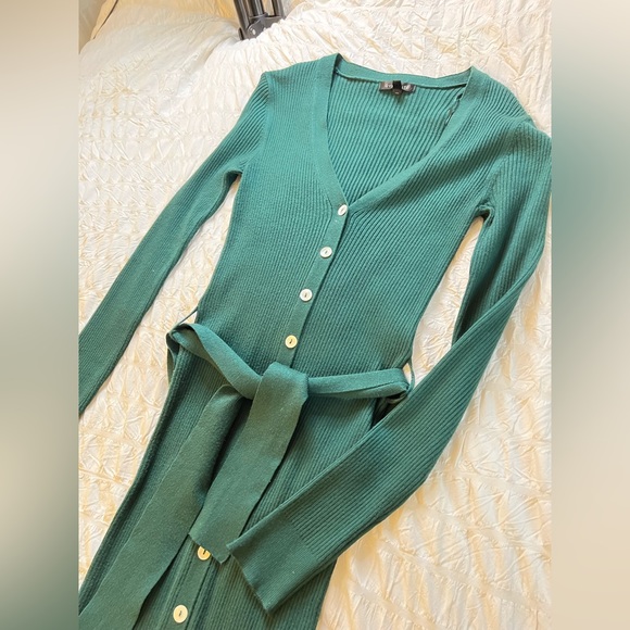 Long sleeve button down dress with belt - Picture 5 of 5